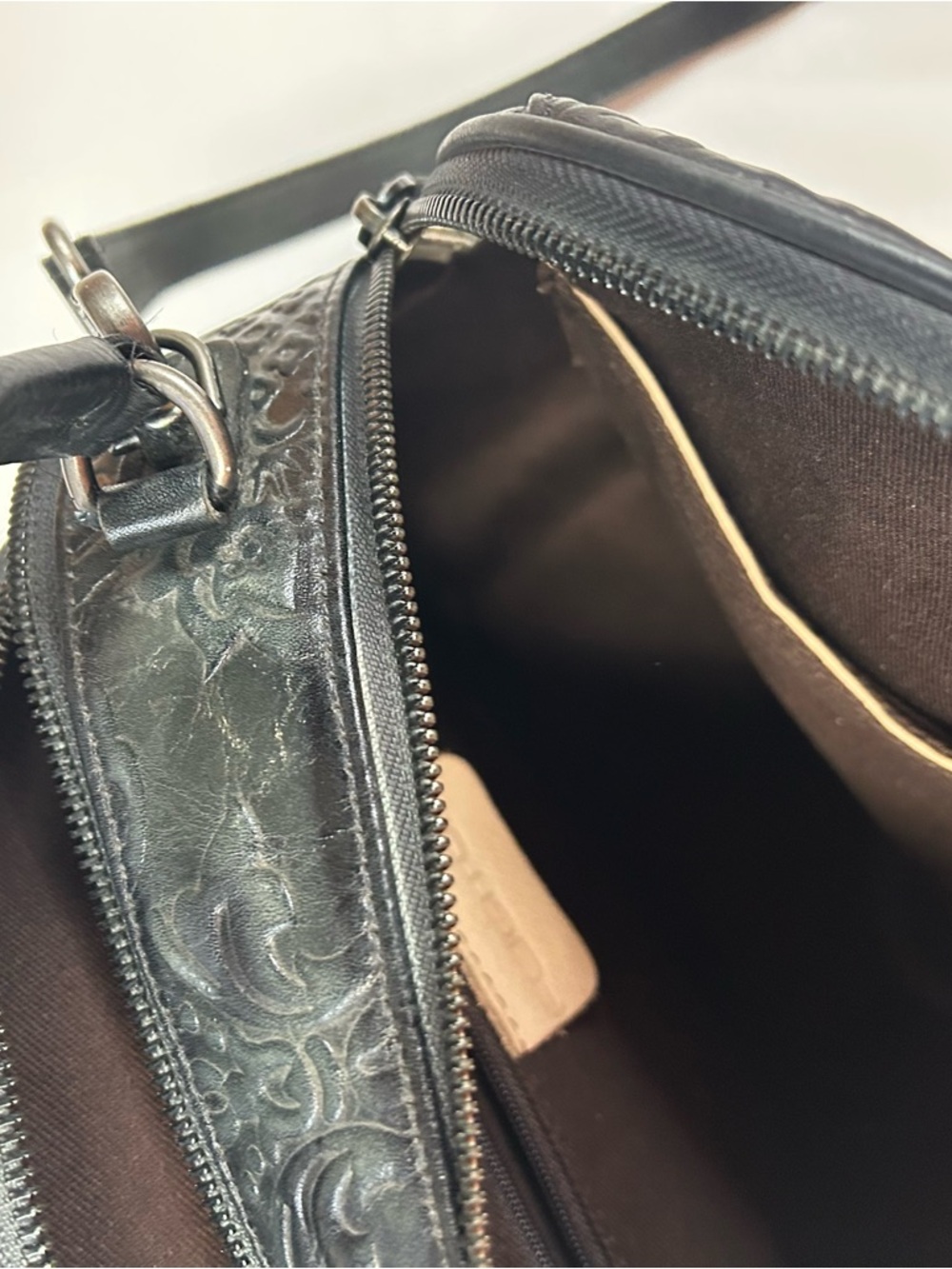Vintage Feigitor Women’s Crossbody Backpack Purse Black Floral Embossed #1031 - Picture 12 of 15